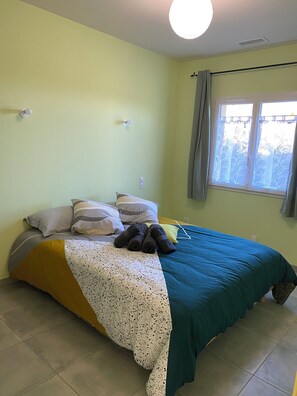 2 bedrooms, iron/ironing board, travel crib, free WiFi