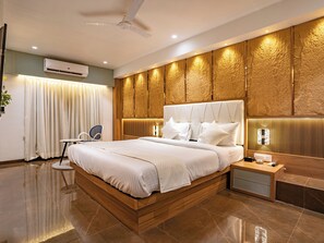 ห้องสวีท | โต๊ะทำงาน, ห้องเก็บเสียง, Wi-Fi ฟรี