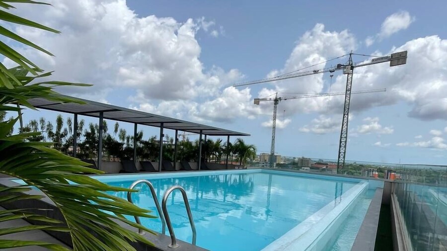 Lennox Luxury Suites by Cozy