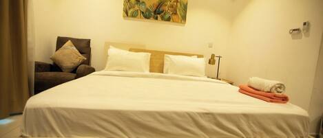 ラグジュアリー スタジオスイート バルコニー シティビュー | 1 室のベッドルーム、防音設備、アイロン / アイロン台、WiFi (無料)