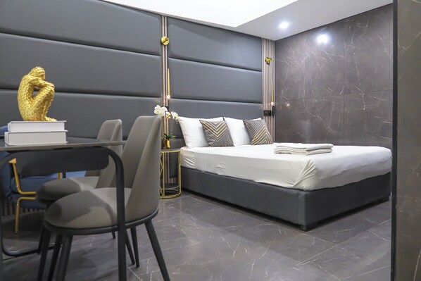 1 chambre, fer et planche à repasser, Wi-Fi gratuit, draps fournis
