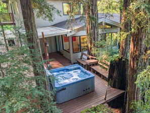 Terrace/patio - LUX Private Modern Villa | Pool, Spa, & Dogs OK (Calistoga)