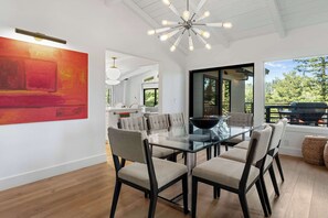 Dining - LUX Private Modern Villa | Pool, Spa, & Dogs OK (Calistoga)