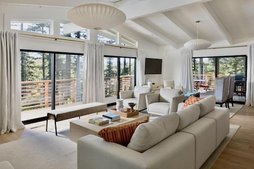 LUX Private Modern Villa | Pool, Spa, & Dogs OK