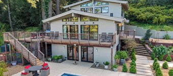 LUX Private Modern Villa | Pool, Spa, & Dogs OK