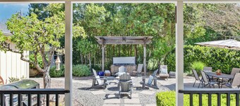 Charming 4BR Wine Country Getaway w/ Spa & Firepit