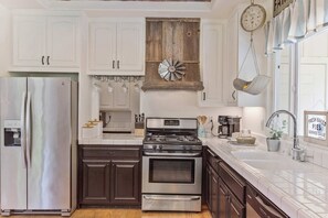 Unclassified image, 5 of 52, button