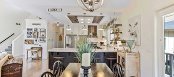 Charming 4BR Wine Country Getaway w/ Spa & Firepit