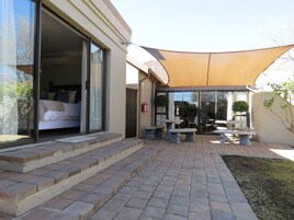 Superior Twin Room, Garden View | Laptop workspace, free WiFi
