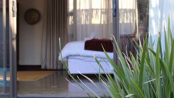 Luxury Double Room | Laptop workspace, free WiFi