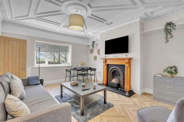 TV, offices - Cozy 2 Bedroom Cottage (Hexham Area)