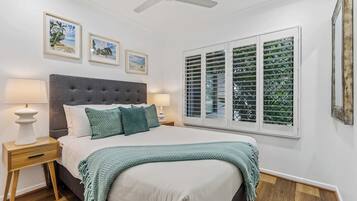 4 dormitorios, tabla de planchar con plancha, cuna de viaje y wifi