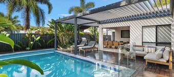 Curlews Nest - Pool, BBQ and Beach