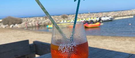 Plage, chaises longues
