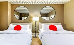 4 chambres, fer et planche à repasser, Wi-Fi, draps fournis