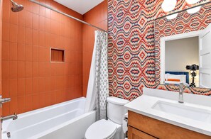 Unclassified image, 5 of 30, button - Chic Nash Home, 4bd/4ba w/ Hot Tub & Rooftop! (Nashville)
