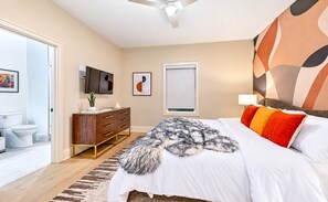 Unclassified image, 5 of 30, button - Chic Nash Home, 4bd/4ba w/ Hot Tub & Rooftop! (Nashville)