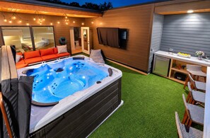 Unclassified image, 2 of 30, button - Chic Nash Home, 4bd/4ba w/ Hot Tub & Rooftop! (Nashville)