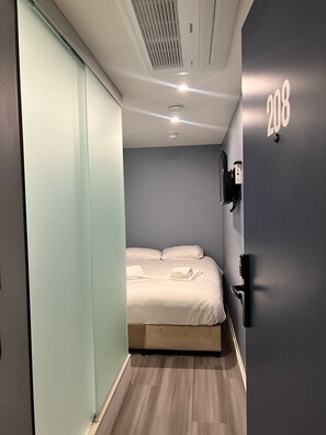 Economy Double Room, 1 Double Bed, No Windows | Free WiFi