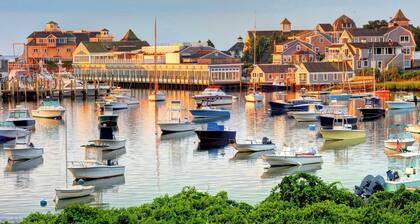 Cozy Hyannis Retreat: Patio, Beach & Shops!