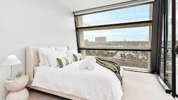3 chambres, fer et planche à repasser, Wi-Fi, draps fournis