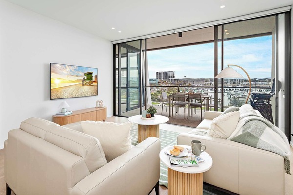 Smart TV, Views, Wi-Fi