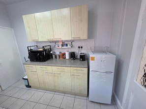 Private kitchen - Stylish East London Stay | 2-Bed in Forest Gate (Greater London)