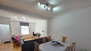 Unclassified image, 3 of 27, button - Stylish East London Stay | 2-Bed in Forest Gate (Greater London)