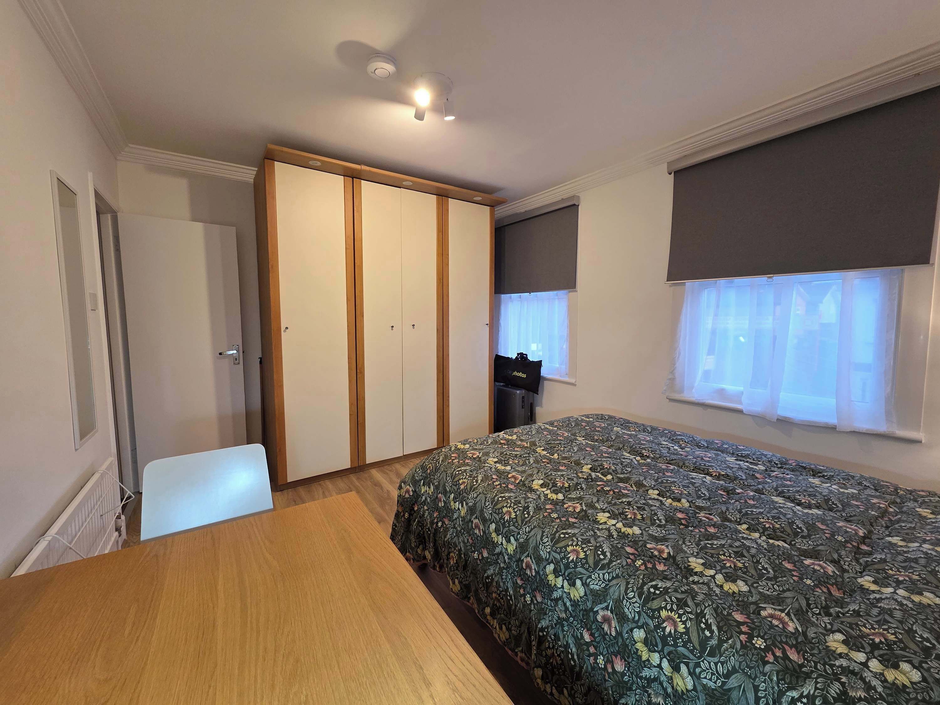 2 bedrooms, iron/ironing board, internet, bed sheets