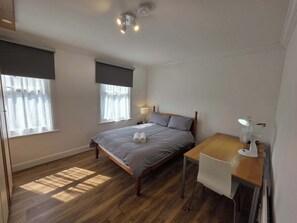 2 habitaciones, tabla de planchar con plancha y acceso a internet 