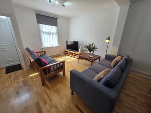 Living area - Stylish East London Stay | 2-Bed in Forest Gate (Greater London)