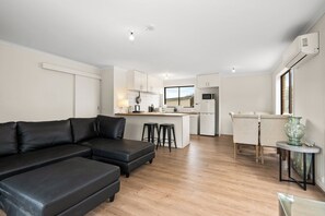 TV - Jan Juc Living, Pet Friendly Coastal Escape for 6! (Jan Juc)