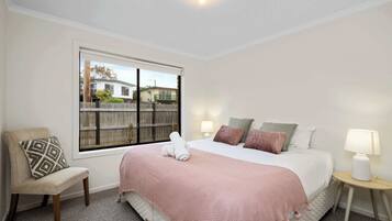 3 chambres, fer et planche Ă repasser, Wi-Fi, draps fournis