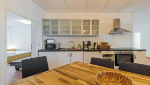 Coffee/tea maker, microwave, oven, stovetop