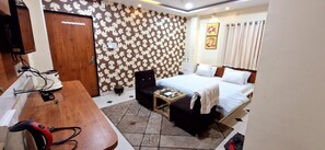 Executive Suite | Laptop workspace