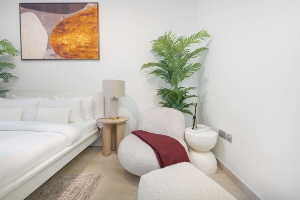 Iron/ironing board, WiFi