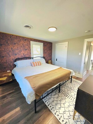 4 bedrooms, desk, travel crib, free WiFi