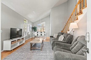 House, Accessible | 3 bedrooms, Internet - Cozy 3BR Family Home With Patio BBQ Grill Close to Casinos and Shops (Reno)