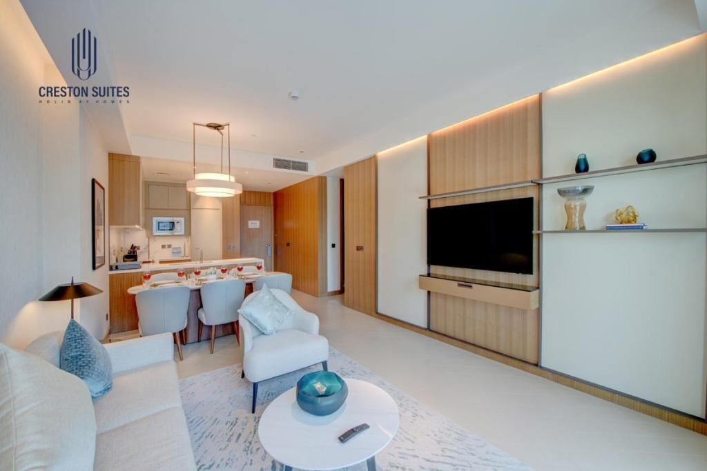 Apartamento com design assinado, 2 quartos, para não fumantes, vista para a cidade | Área de estar | Smart TV