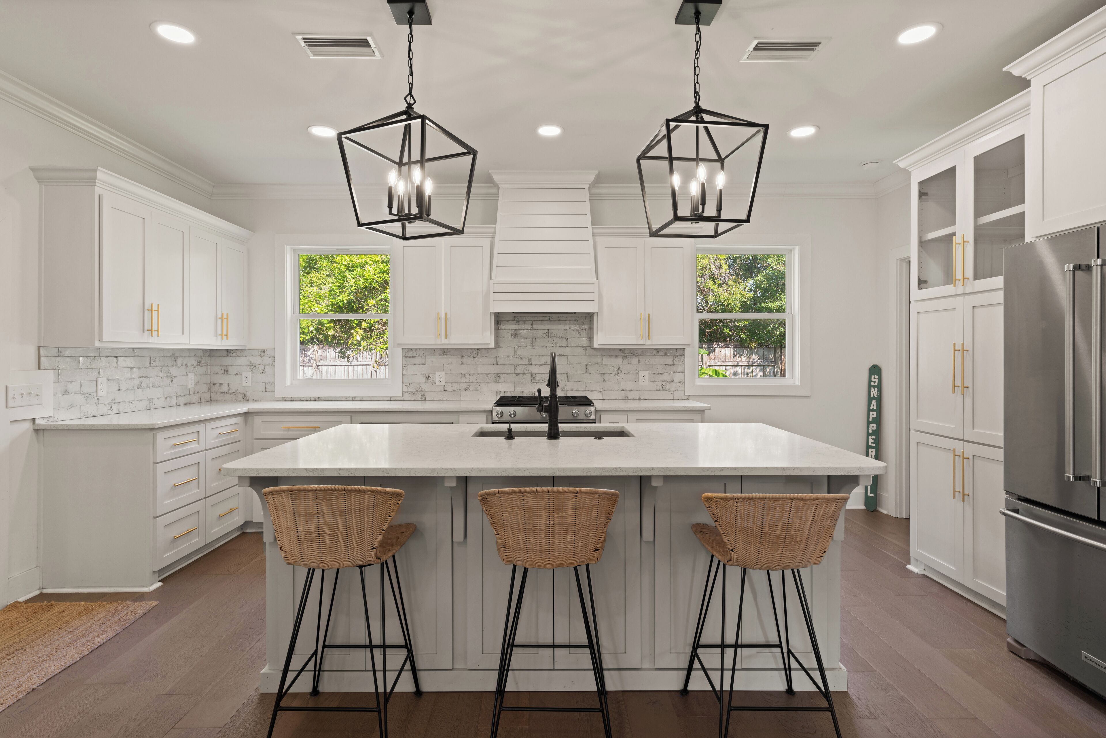 Kylskåp, mikrovågsugn, ugn och spishäll