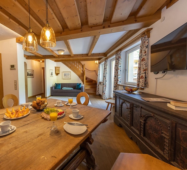 Grand Chalet, Mountain View | Desk, laptop workspace, blackout curtains, soundproofing