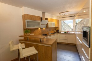 Alpehytte – grand, fjellutsikt | Eget kjøkken | Kjøleskap, ovn, kokeplater og oppvaskmaskin