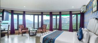 Hotel CK International By Pax Hotels