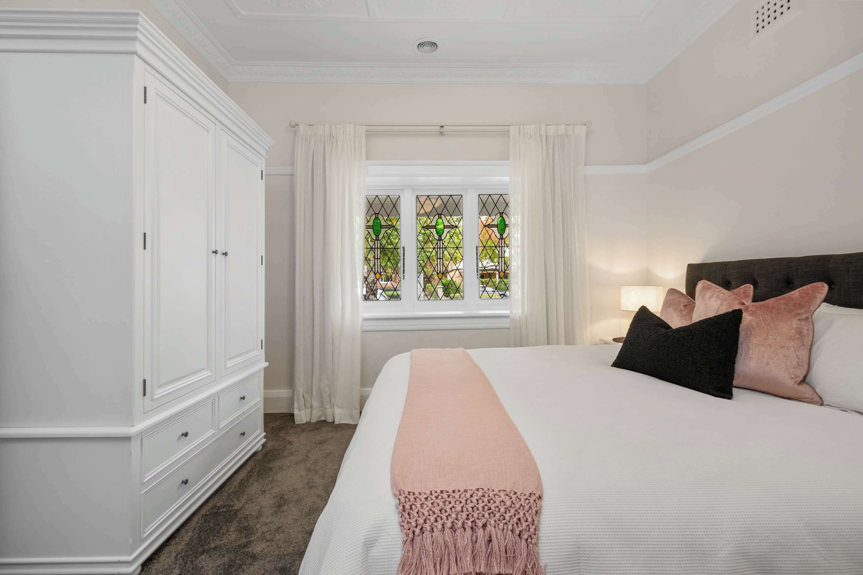 3 bedrooms, desk, iron/ironing board, WiFi