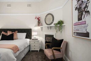 3 Schlafzimmer, Schreibtisch, Bügeleisen/Bügelbrett, WLAN