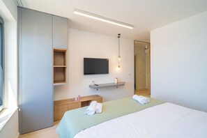 Deluxe-Apartment, 3 Schlafzimmer, Meerblick | 3 Schlafzimmer, kostenloses WLAN