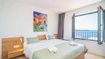 Apartamento Deluxe, 3 habitaciones, vistas al mar | 3 dormitorios y wifi gratis