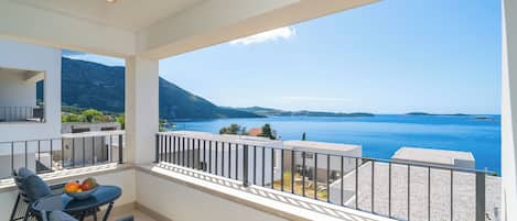 Deluxe Apartment, 3 Bedrooms, Sea View | Terrace/patio