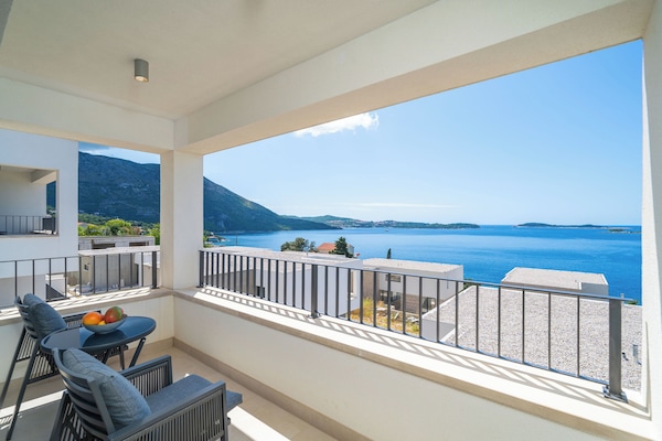 Deluxe Apartment, 3 Bedrooms, Sea View | Terrace/patio