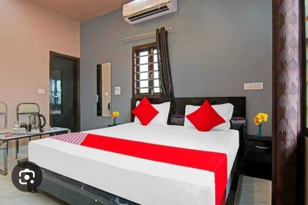 Basic Double or Twin Room | WiFi (free)